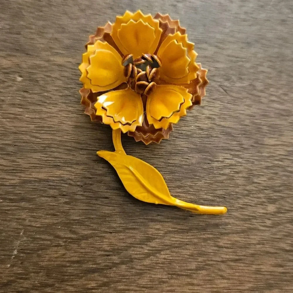 Vtg Enameled Metal Flower Brooch